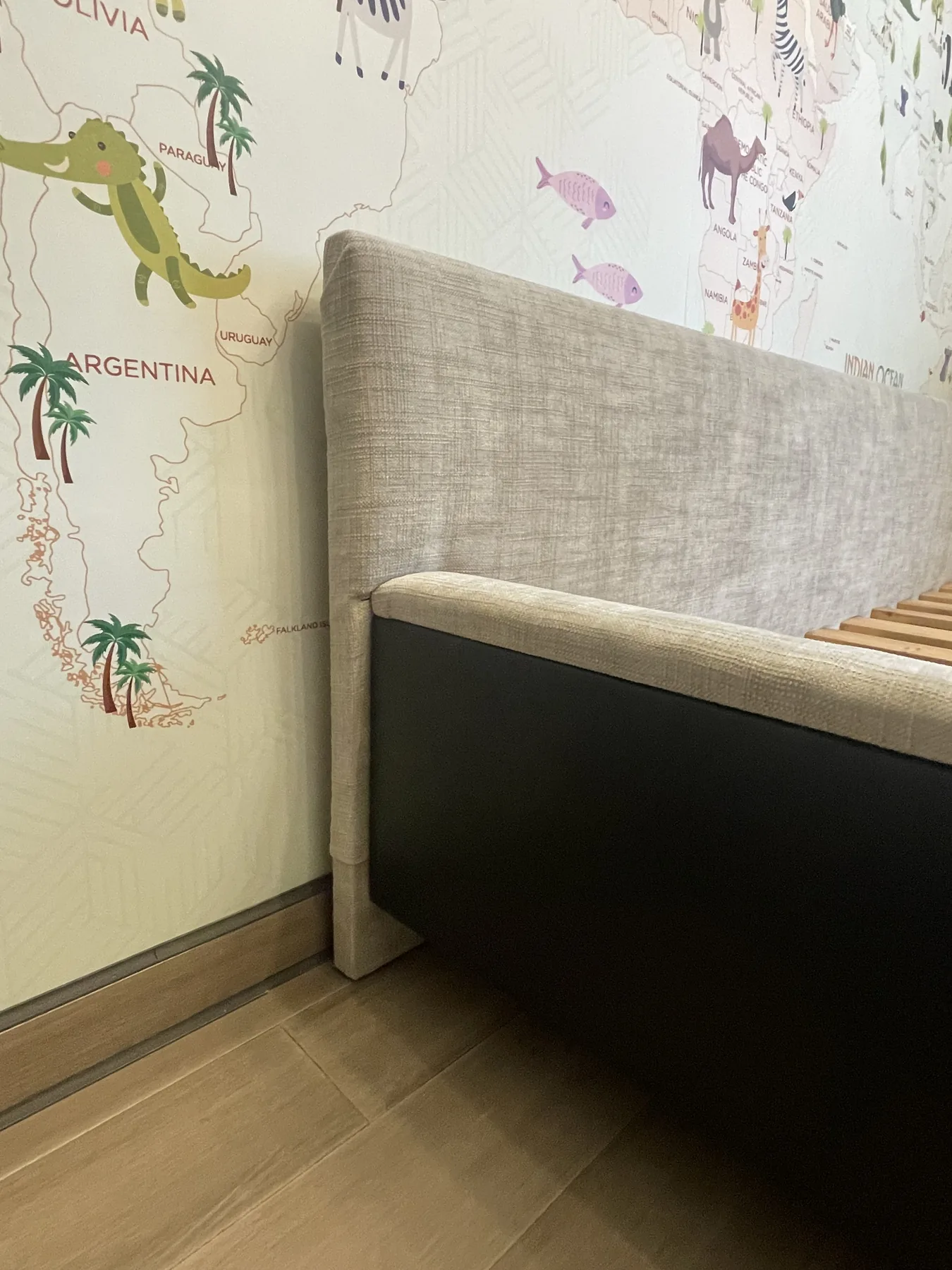 Custom Kids Bed: Corner detail